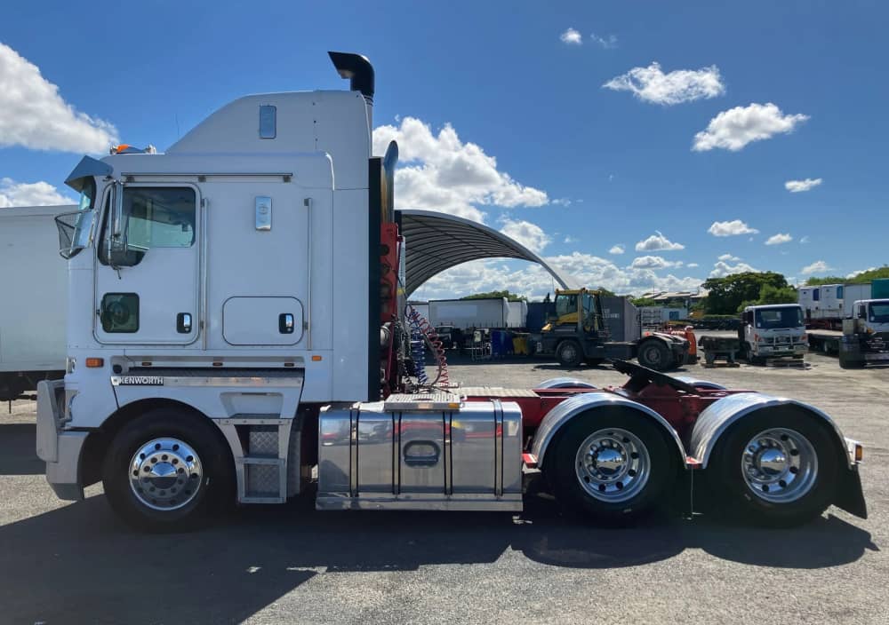 **Wrecking** 2015 Kenworth C509 - Image 8