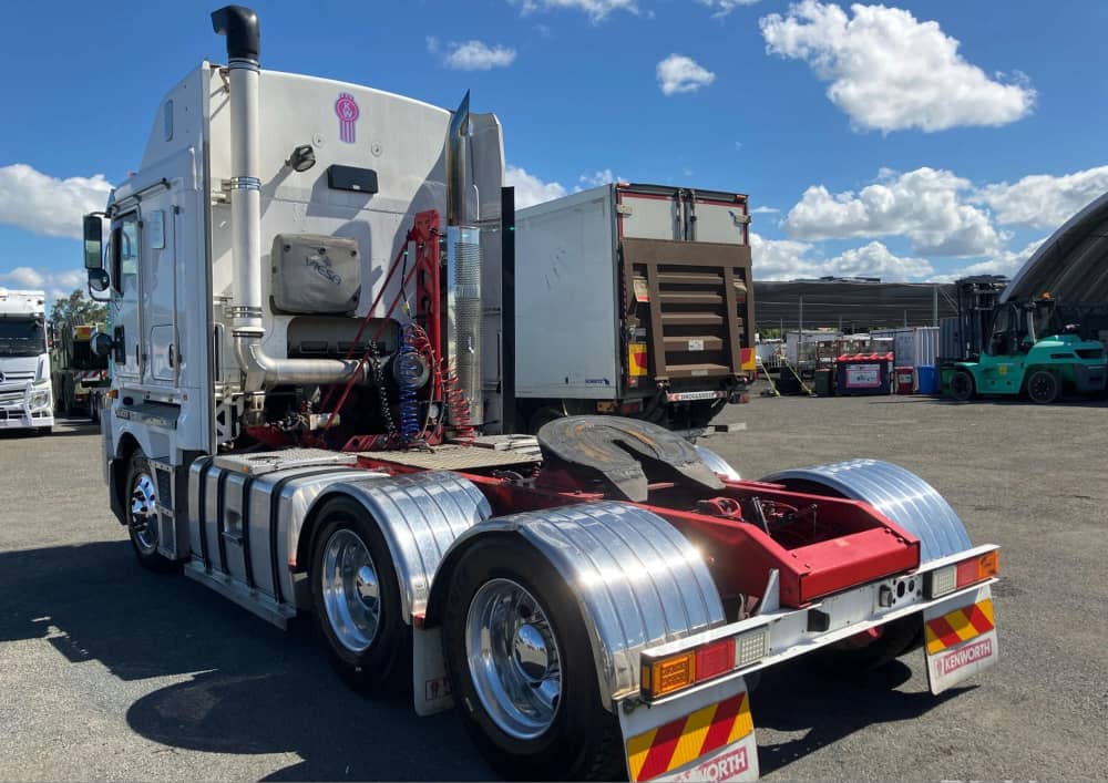 **Wrecking** 2015 Kenworth C509 - Image 7