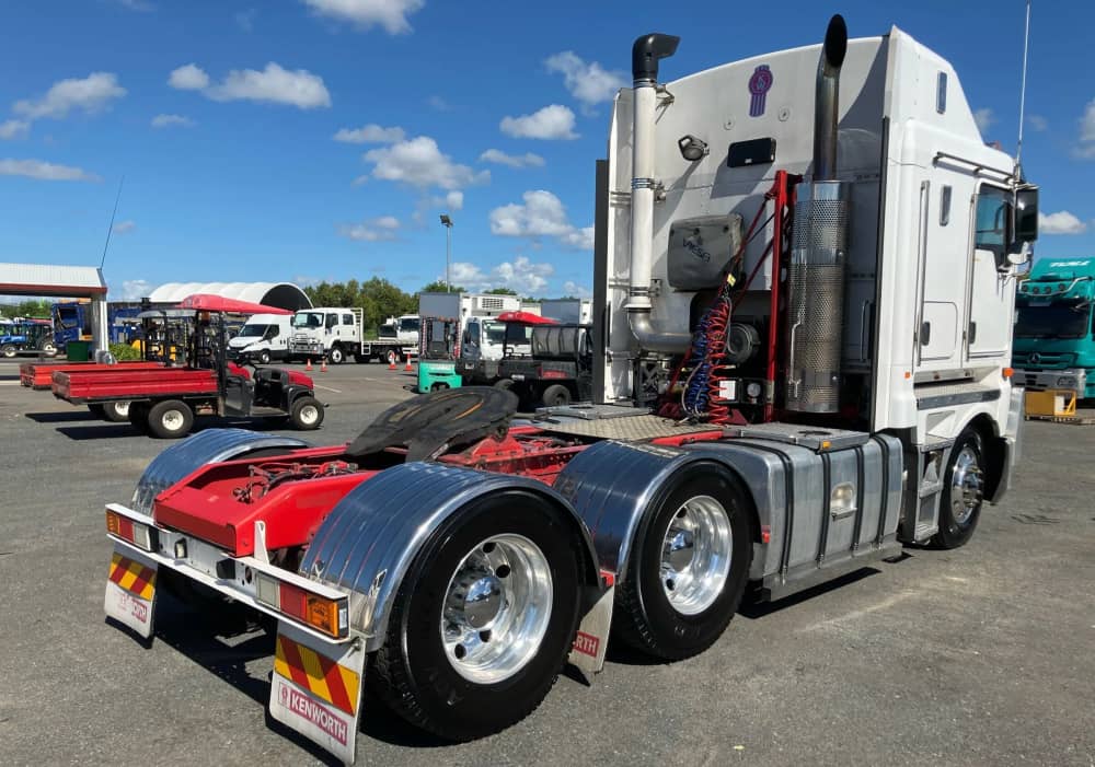 **Wrecking** 2015 Kenworth C509 - Image 5
