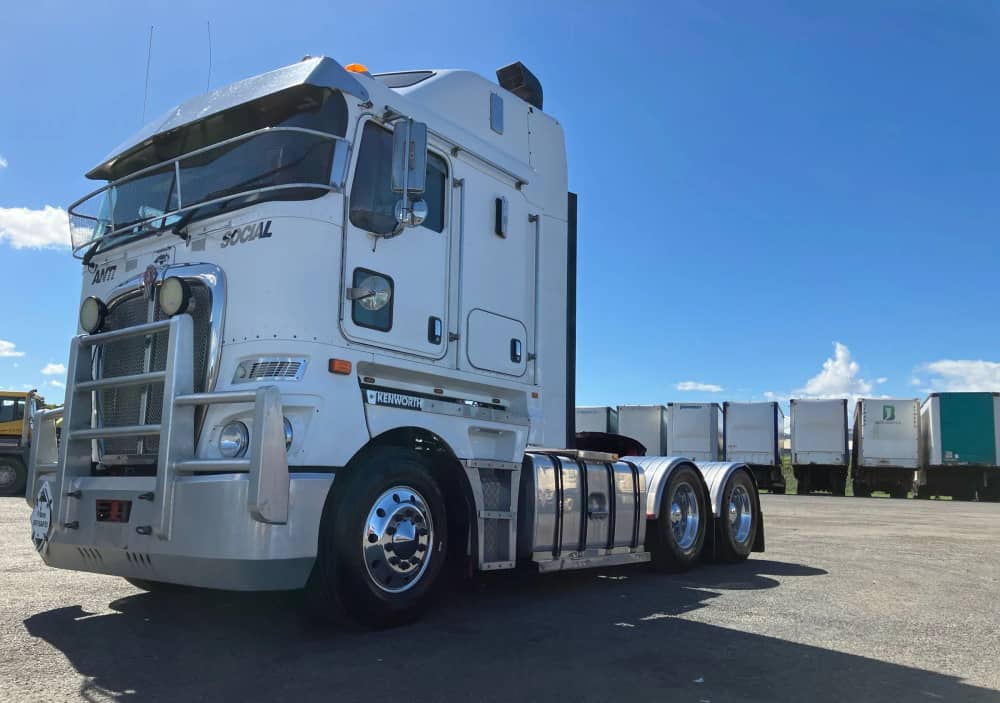 **Wrecking** 2015 Kenworth C509 - Image 4