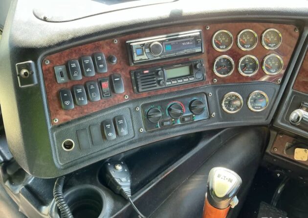 *Wrecking** 2014 Kenworth K200 Series - Image 25