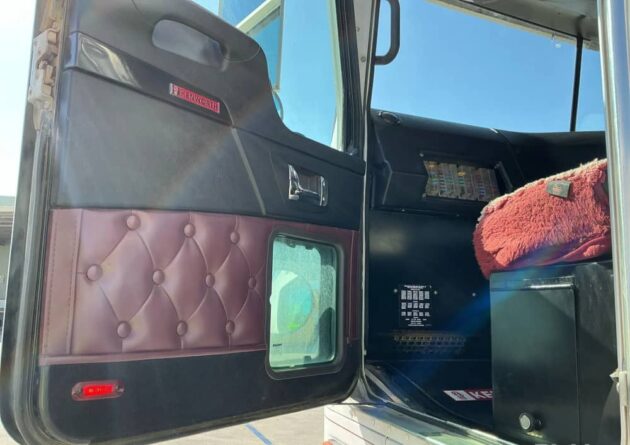 *Wrecking** 2014 Kenworth K200 Series - Image 23