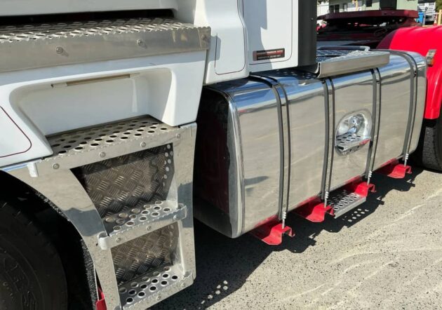 *Wrecking** 2014 Kenworth K200 Series - Image 12