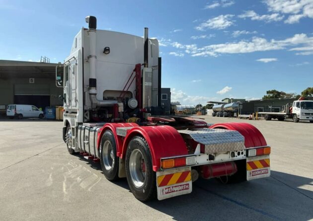 *Wrecking** 2014 Kenworth K200 Series - Image 8
