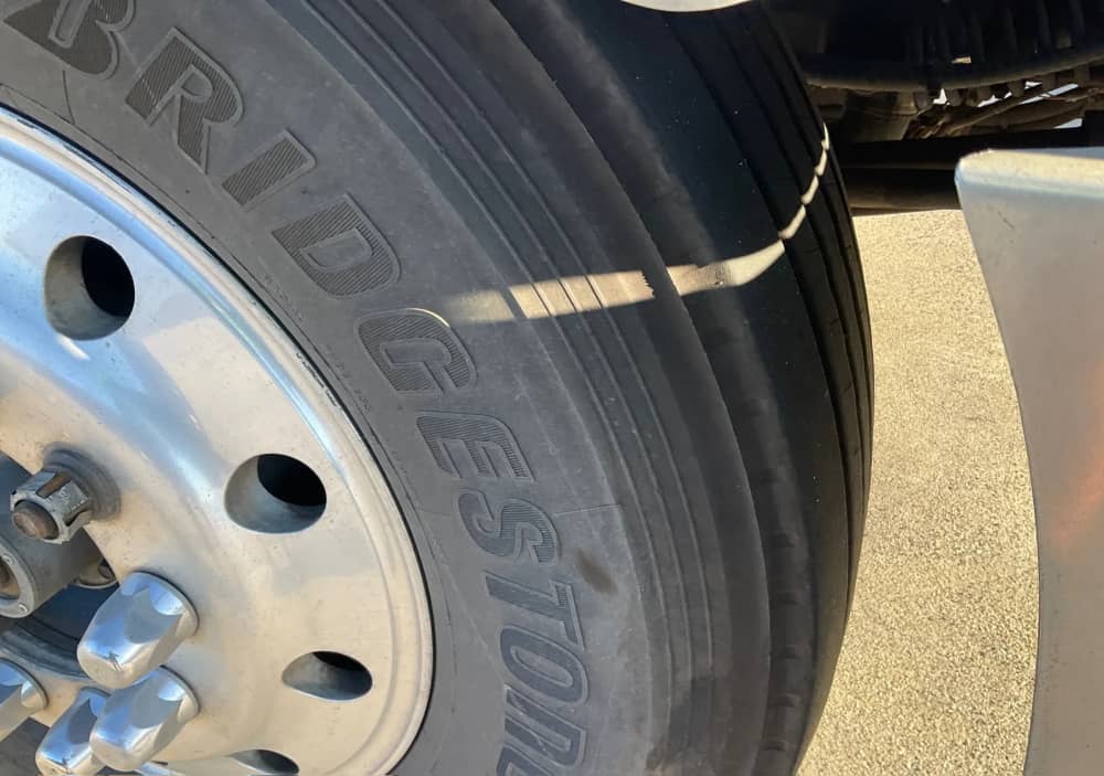 **Wrecking** 2000 Kenworth K104 - Image 26