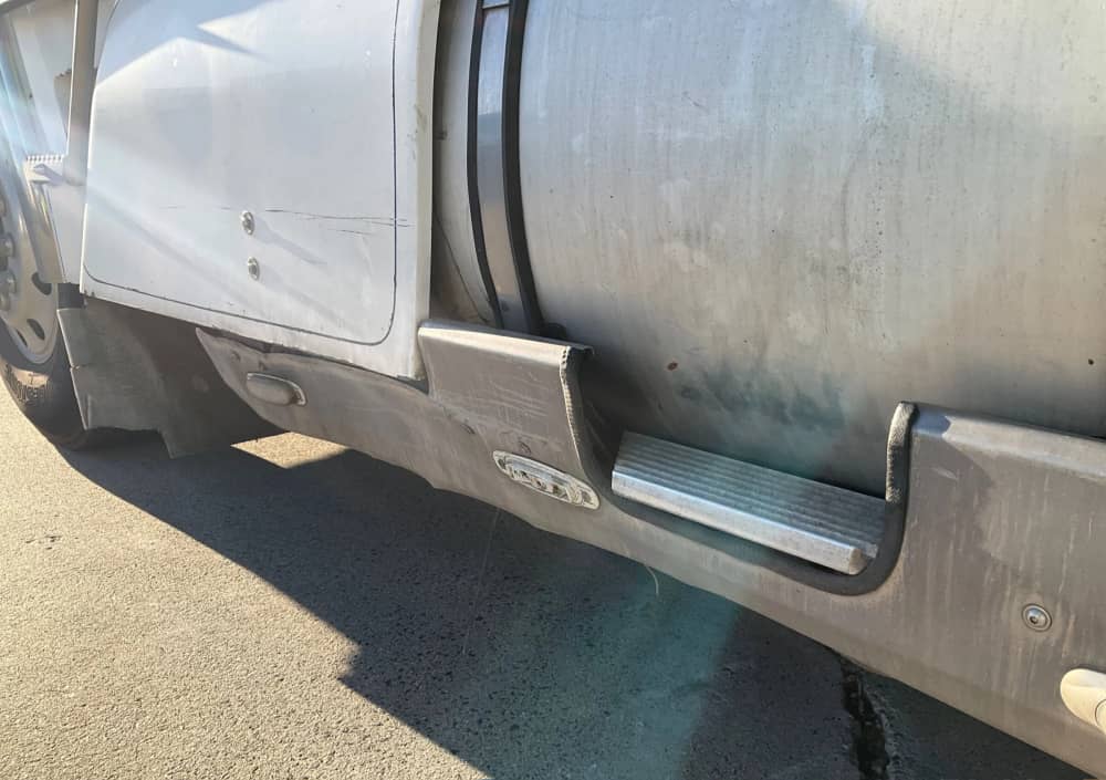 **Wrecking** 2000 Kenworth K104 - Image 20