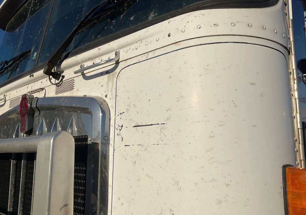 **Wrecking** 2000 Kenworth K104 - Image 15