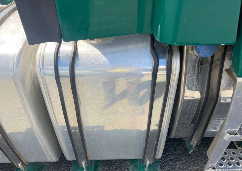 *Wrecking** 2016 Kenworth K200 Series - Image 13