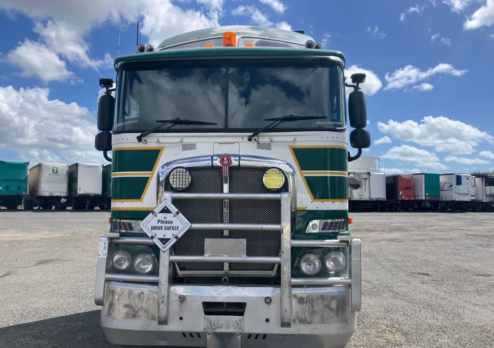 *Wrecking** 2016 Kenworth K200 Series