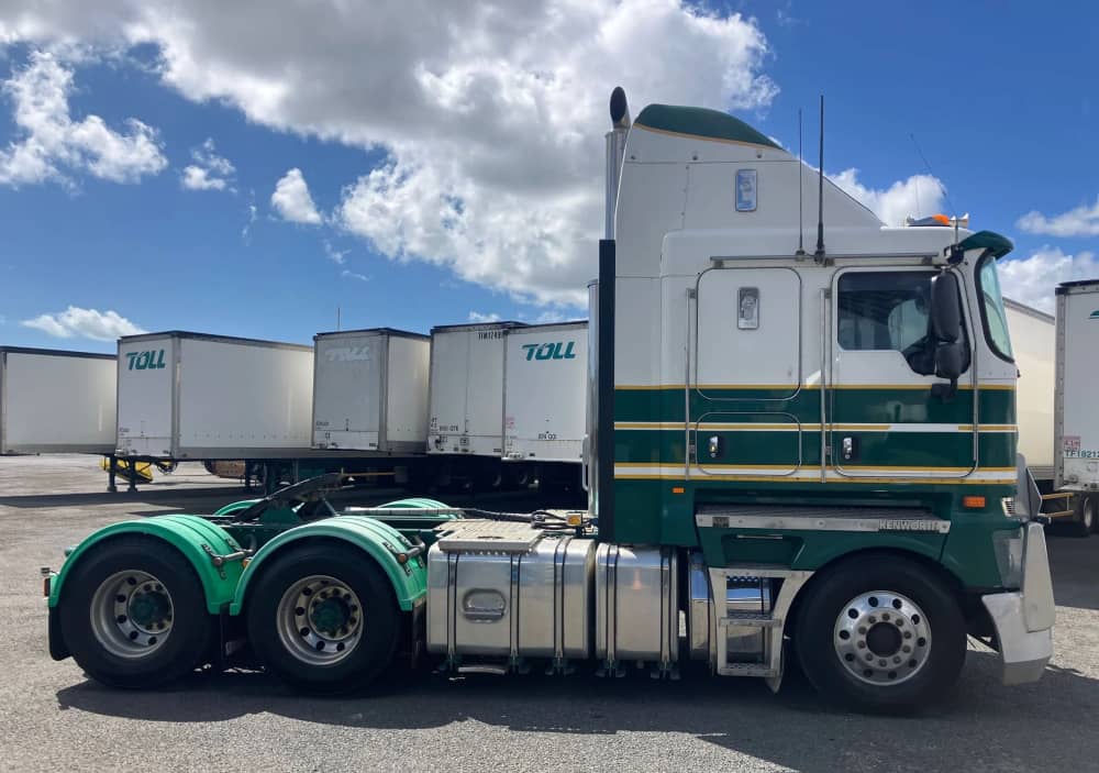 *Wrecking** 2016 Kenworth K200 Series - Image 8