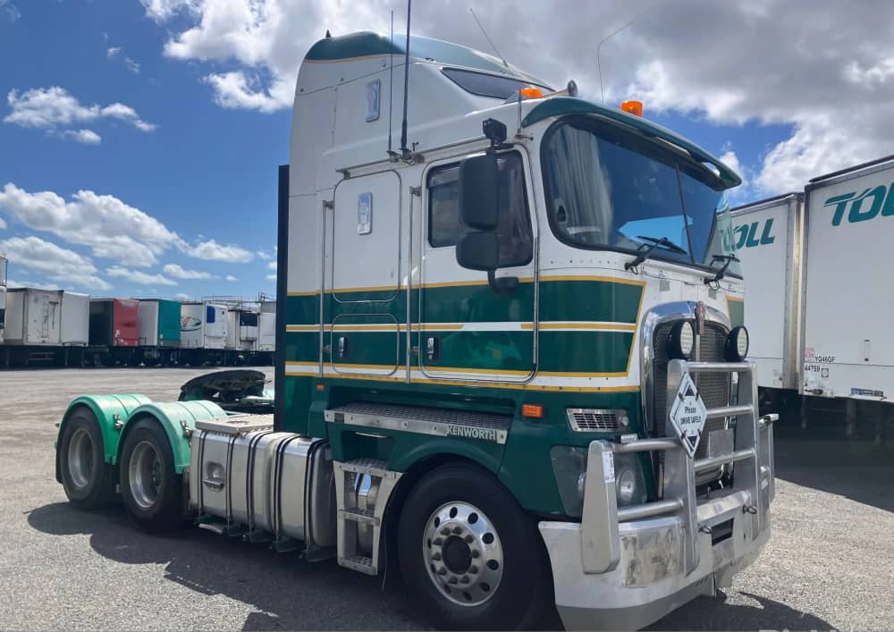 *Wrecking** 2016 Kenworth K200 Series - Image 2