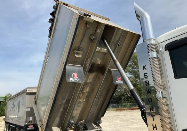 **Wrecking** 2017 Kenworth T610SAR - Image 23