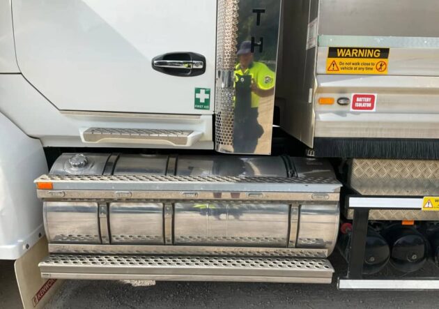 **Wrecking** 2017 Kenworth T610SAR - Image 12