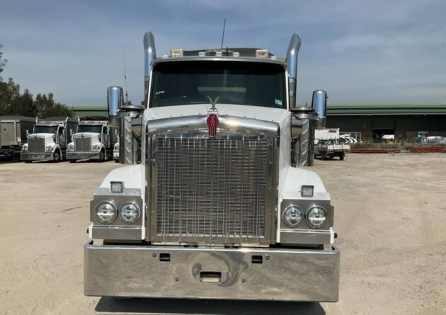 **Wrecking** 2017 Kenworth T610SAR