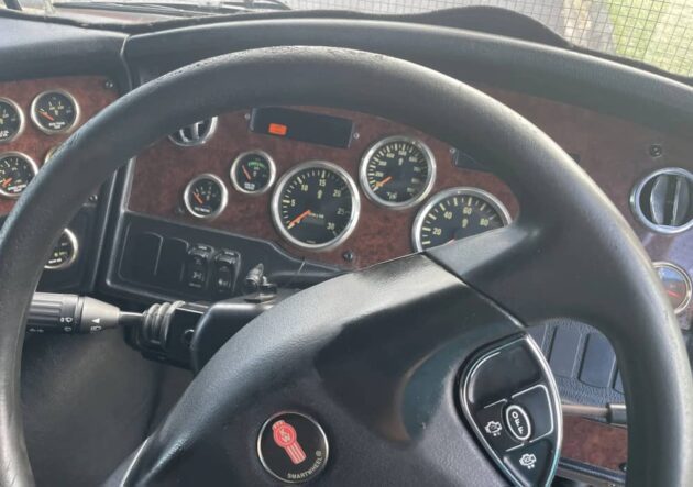 **Wrecking** 2016 Kenworth K200 Aerodyne - Image 29