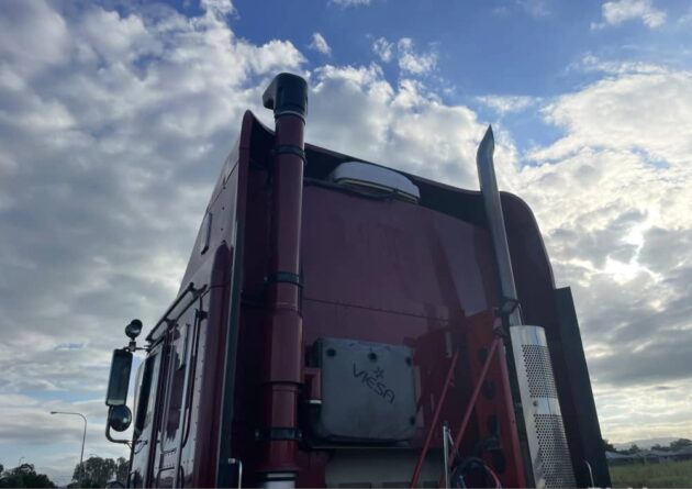 **Wrecking** 2016 Kenworth K200 Aerodyne - Image 26