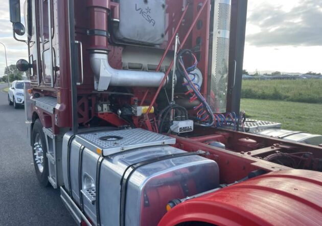 **Wrecking** 2016 Kenworth K200 Aerodyne - Image 20