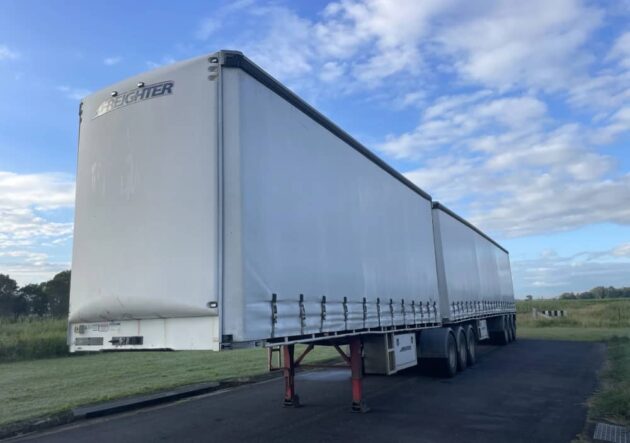 **Wrecking** 2016 Kenworth K200 Aerodyne - Image 17