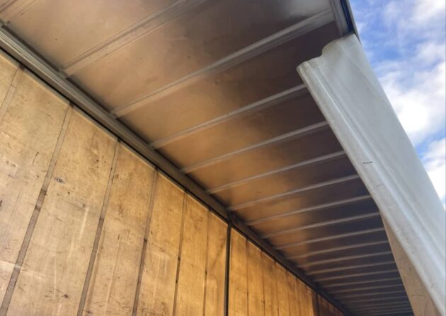**Wrecking** 2016 Kenworth K200 Aerodyne - Image 10