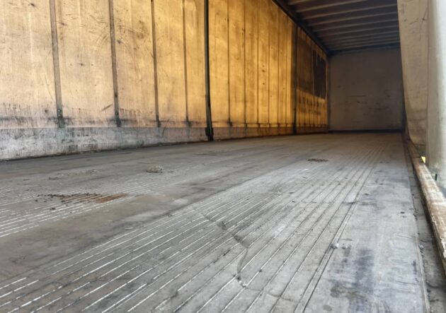**Wrecking** 2016 Kenworth K200 Aerodyne - Image 7