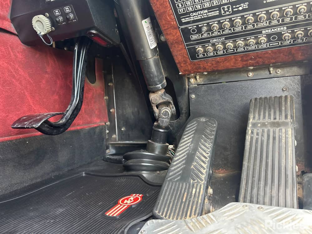 **Wrecking** 2008 Kenworth K108 - Image 28