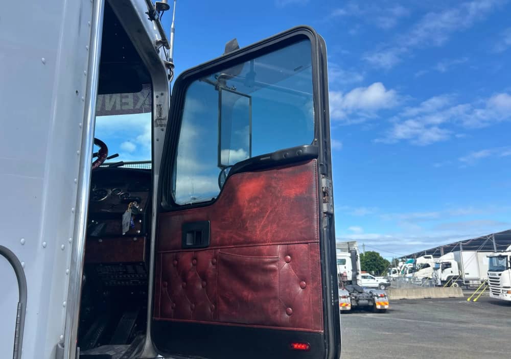 **Wrecking** 2008 Kenworth K108 - Image 22