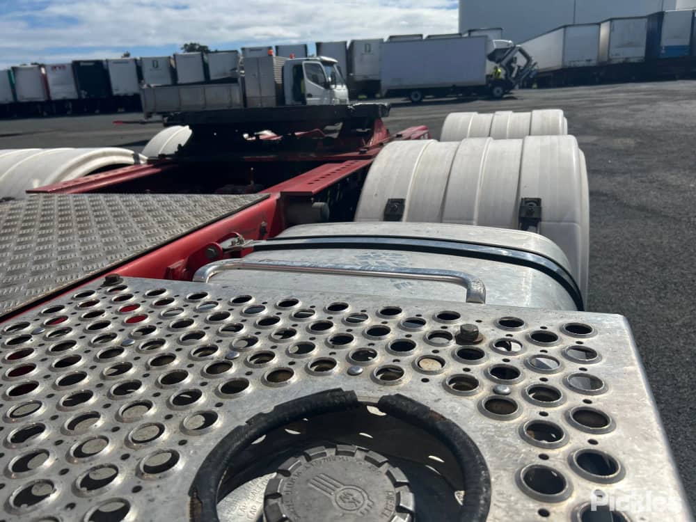 **Wrecking** 2008 Kenworth K108 - Image 17