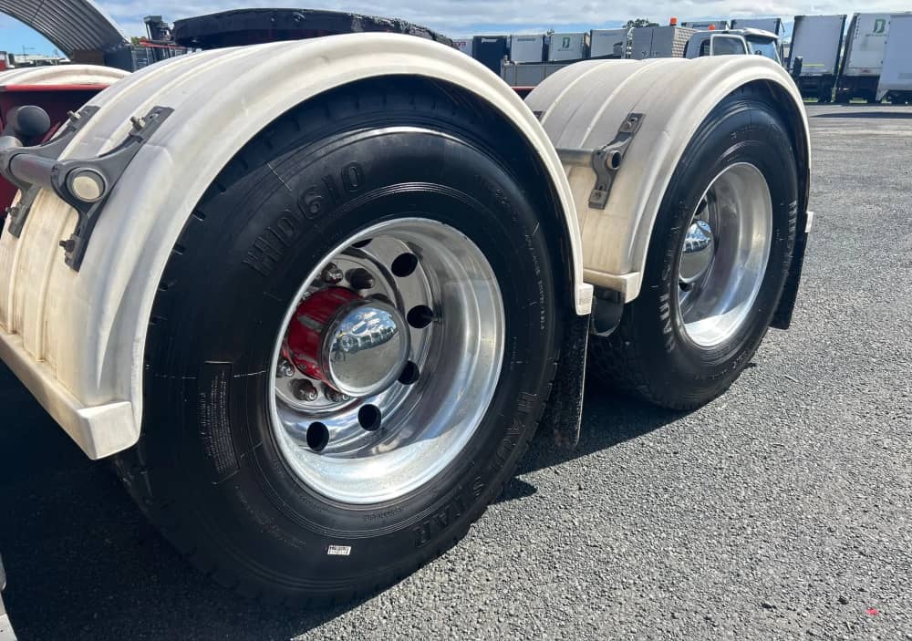 **Wrecking** 2008 Kenworth K108 - Image 13