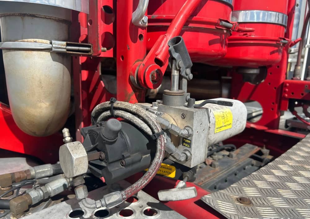 **Wrecking** 2008 Kenworth K108 - Image 10