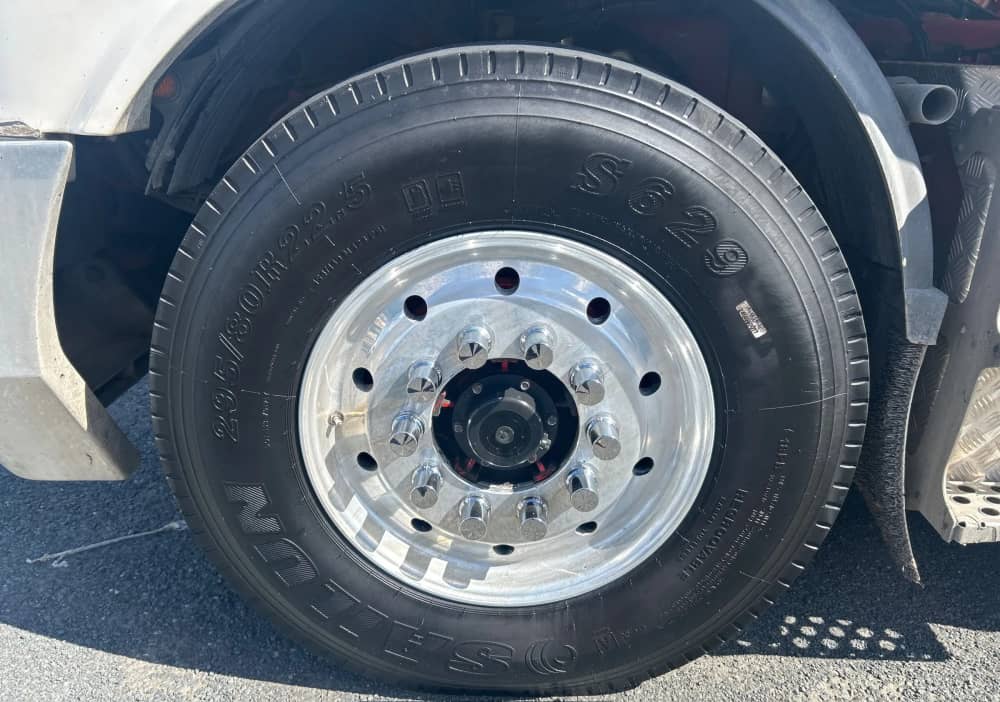 **Wrecking** 2008 Kenworth K108 - Image 9