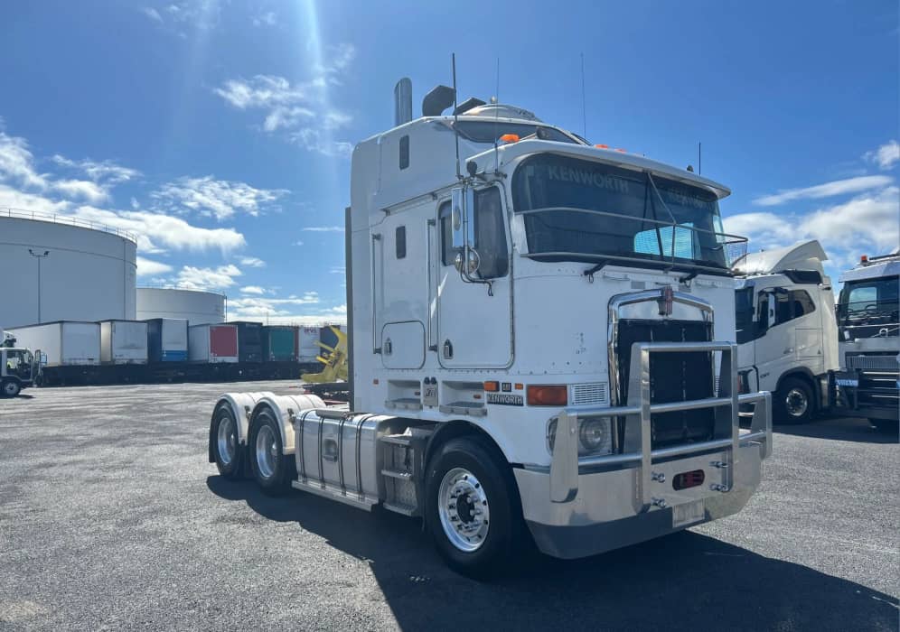 **Wrecking** 2008 Kenworth K108 - Image 5