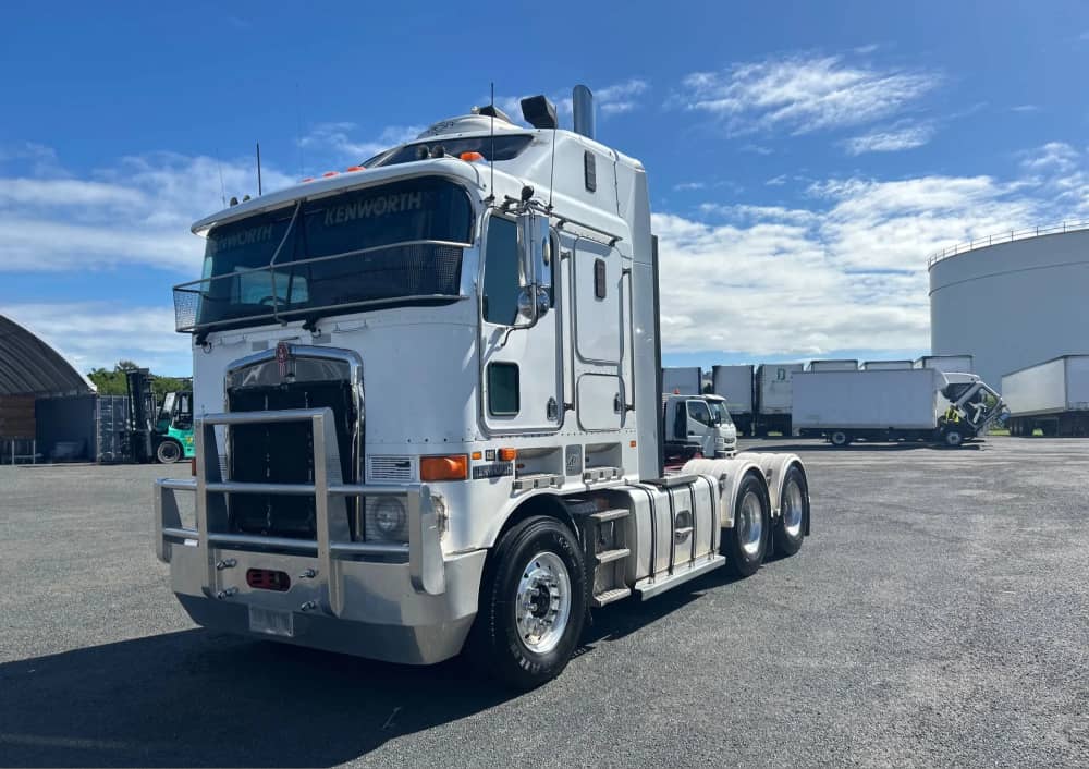 **Wrecking** 2008 Kenworth K108 - Image 3