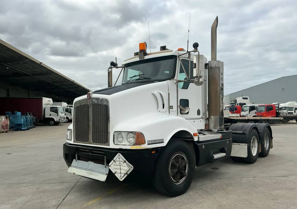 **Wrecking** 2006 Kenworth T404 - Image 3
