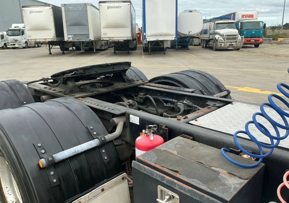 **Wrecking** 2006 Kenworth T404 - Image 22