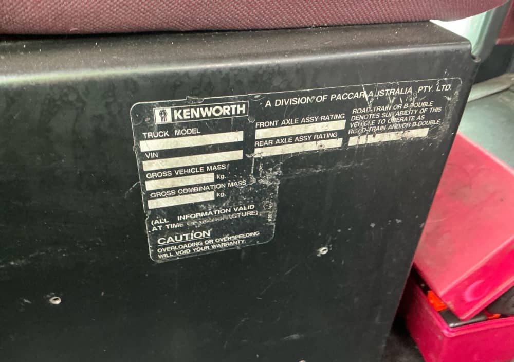 **Wrecking** 2006 Kenworth T404 - Image 7