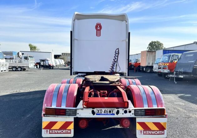 **Wrecking** 2010 Kenworth T402 - Image 34