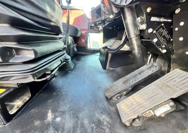 **Wrecking** 2010 Kenworth T402 - Image 24