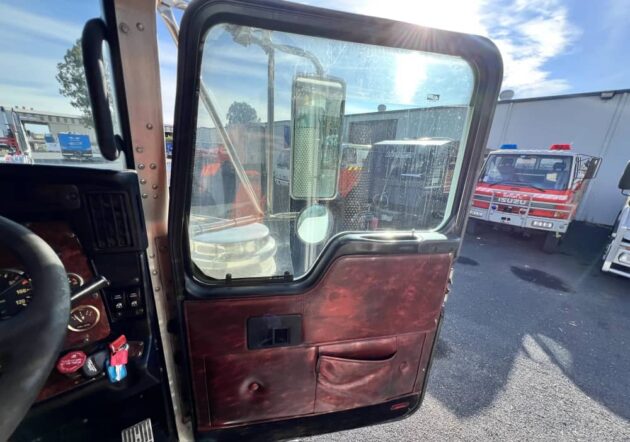 **Wrecking** 2010 Kenworth T402 - Image 7