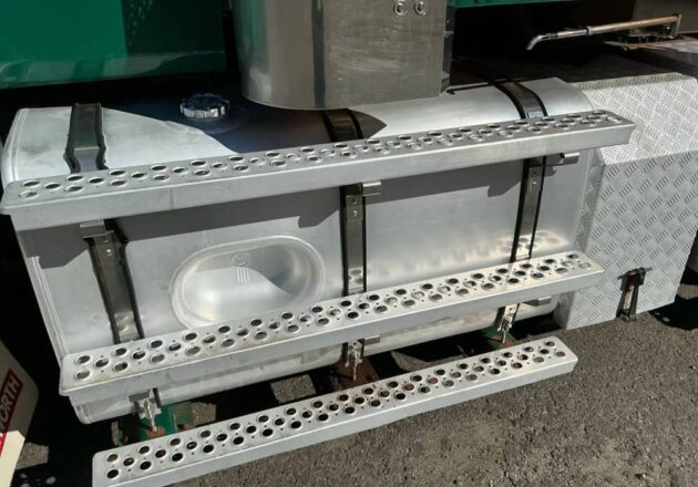 **Wrecking** 2016 Kenworth T409 - Image 26
