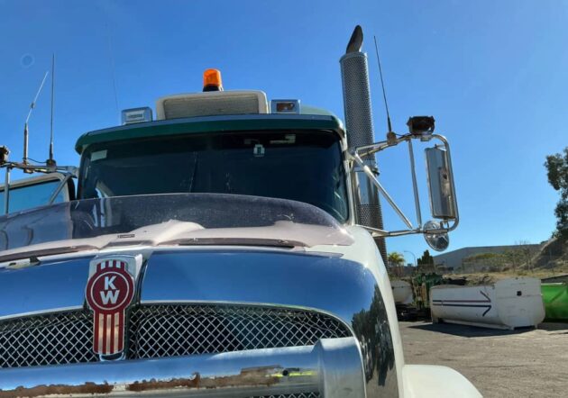 **Wrecking** 2016 Kenworth T409 - Image 23