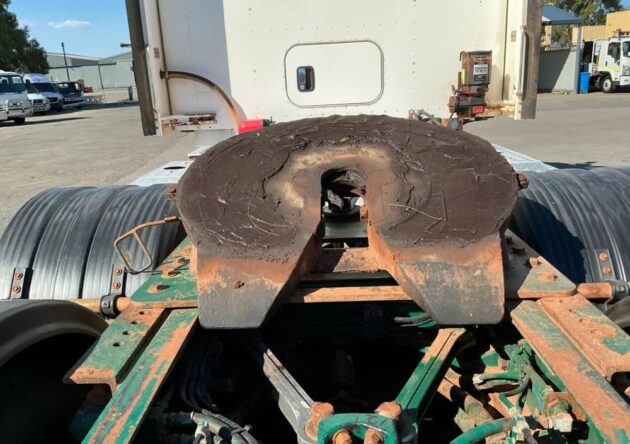 **Wrecking** 2016 Kenworth T409 - Image 16