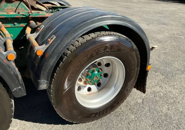 **Wrecking** 2016 Kenworth T409 - Image 18