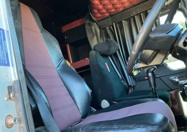 **Wrecking** 2016 Kenworth T409 - Image 11