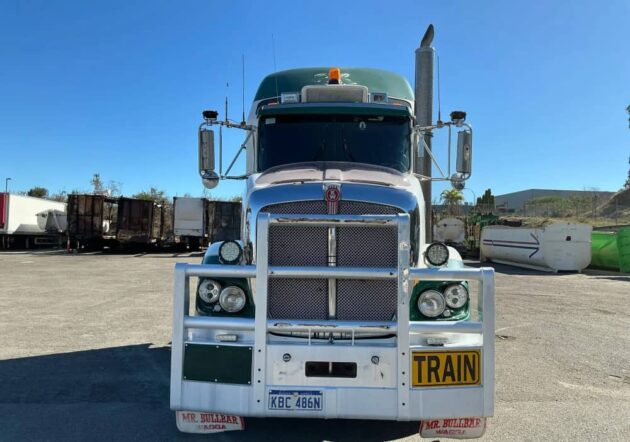 **Wrecking** 2016 Kenworth T409