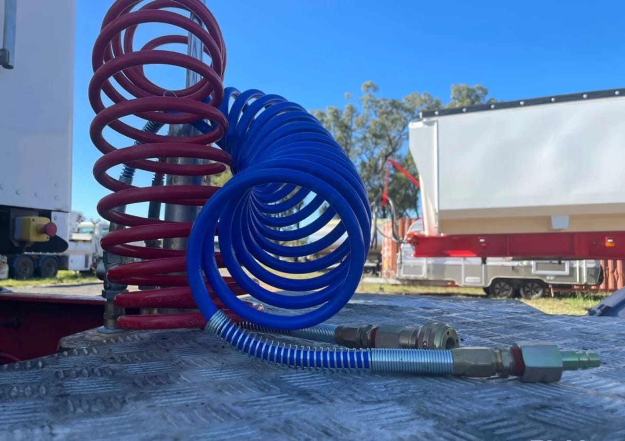 **Wrecking** 2002 Kenworth T401 - Image 29