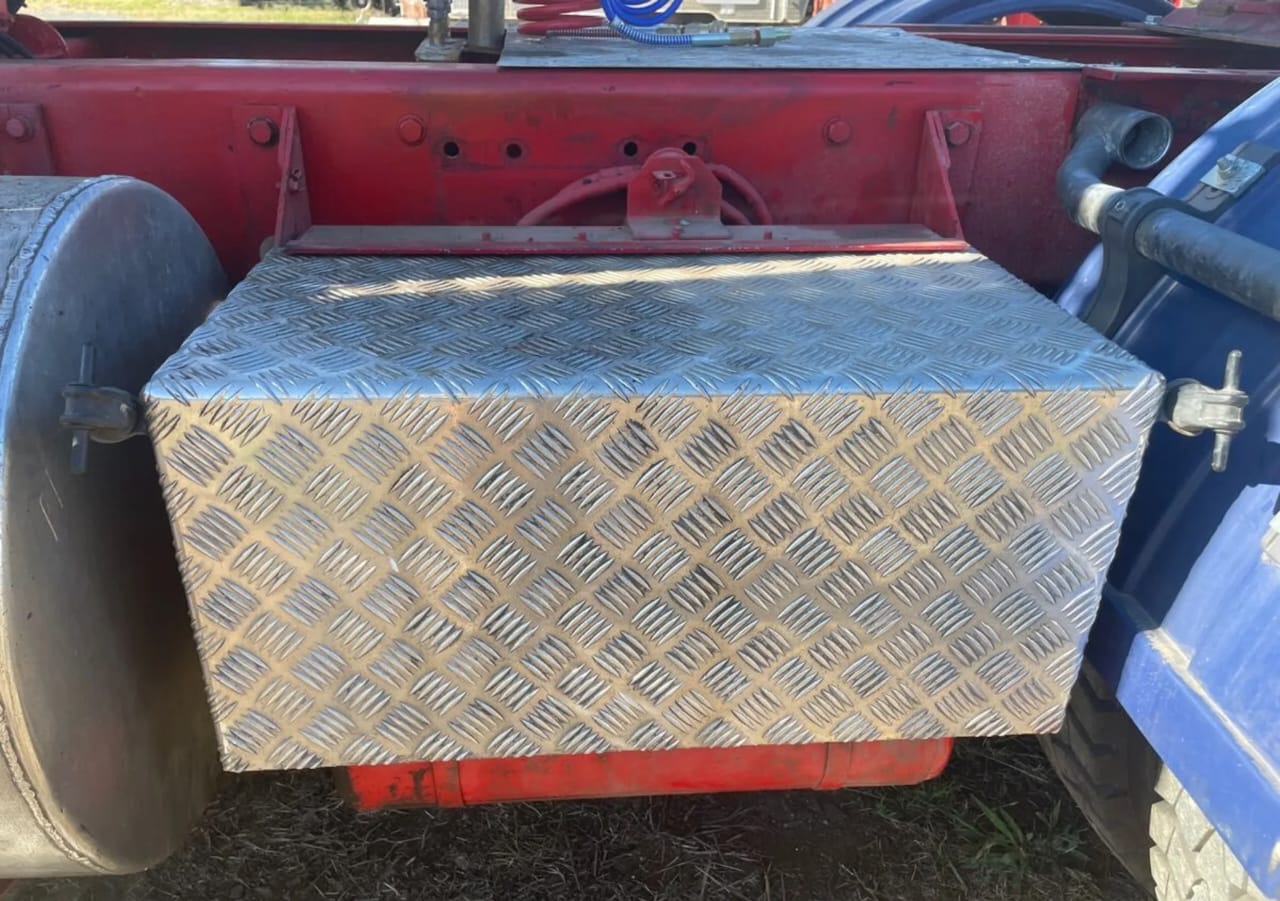 **Wrecking** 2002 Kenworth T401 - Image 27