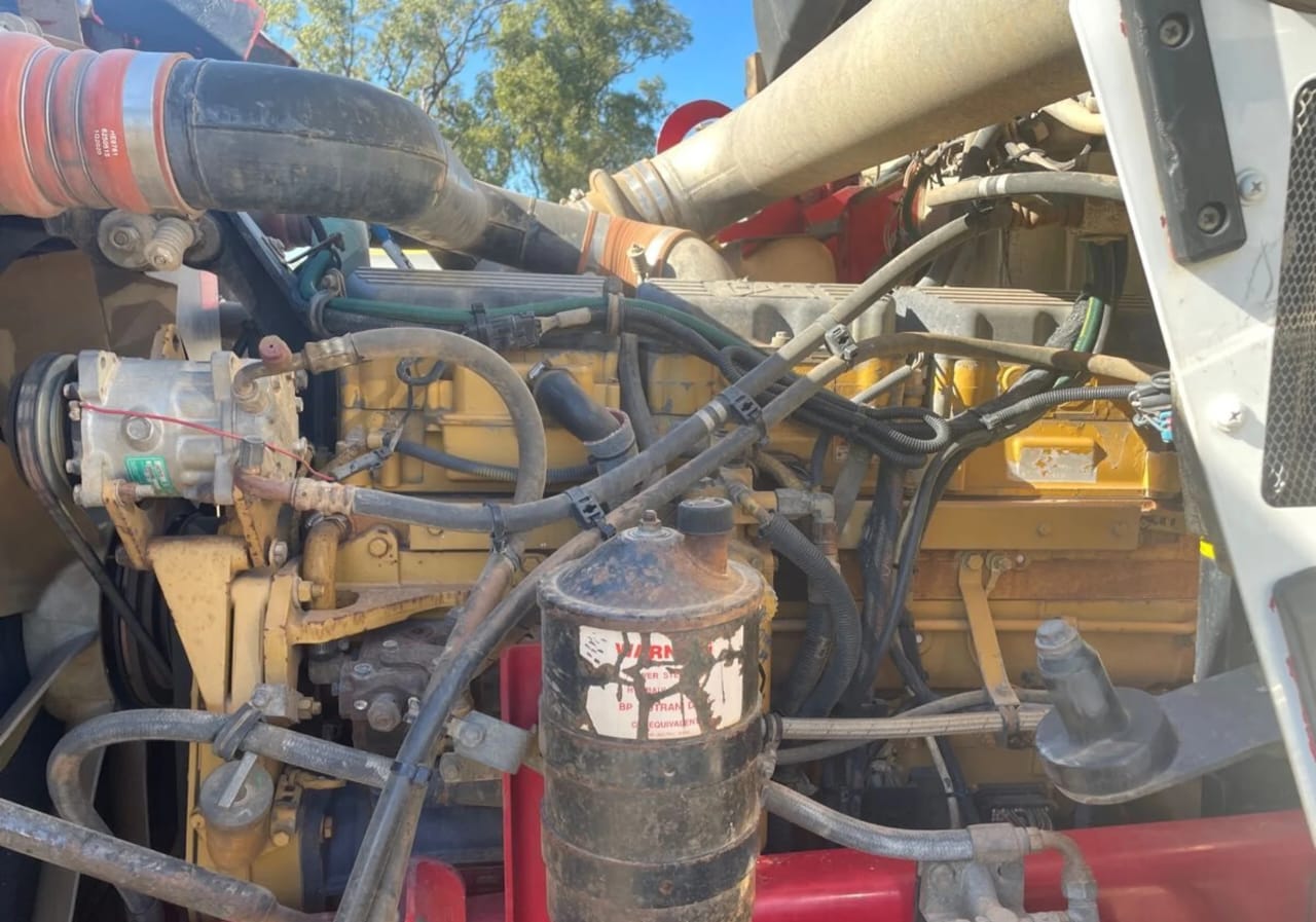 **Wrecking** 2002 Kenworth T401 - Image 21