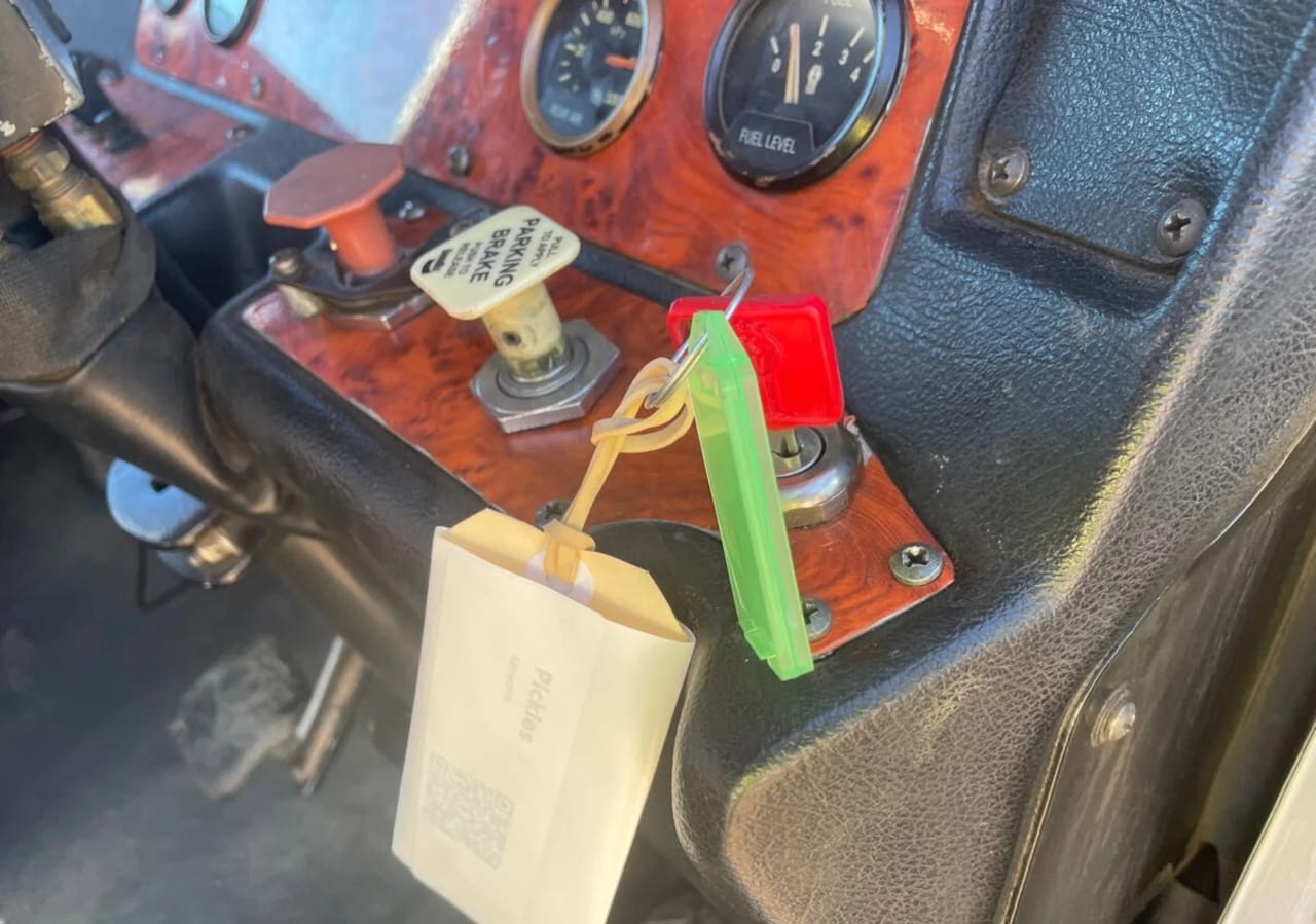 **Wrecking** 2002 Kenworth T401 - Image 13