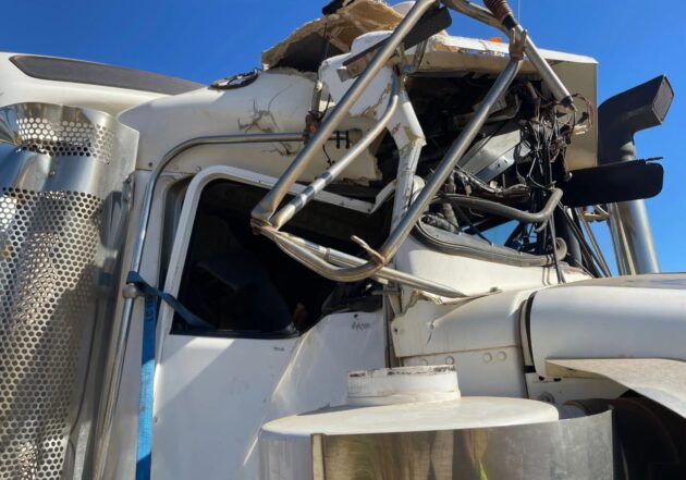 **Wrecking** 2012 Kenworth T659 - Image 7