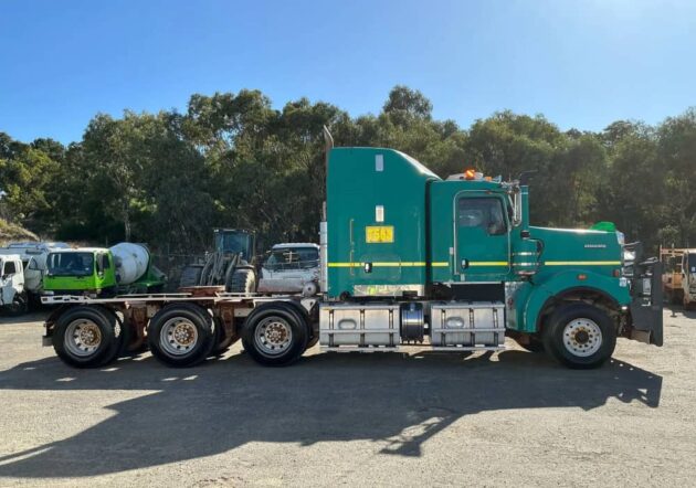 **Wrecking** 2014 Kenworth C509 - Image 9